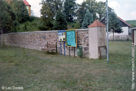 Historická zeď, Pitárné